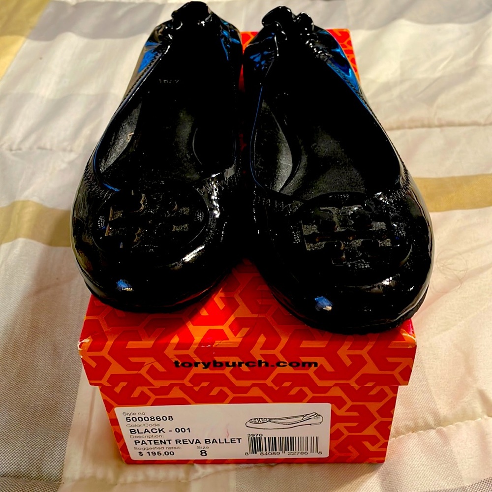 Tory Burch patent leather flats, Like New. Only worn once. Gorgeous!